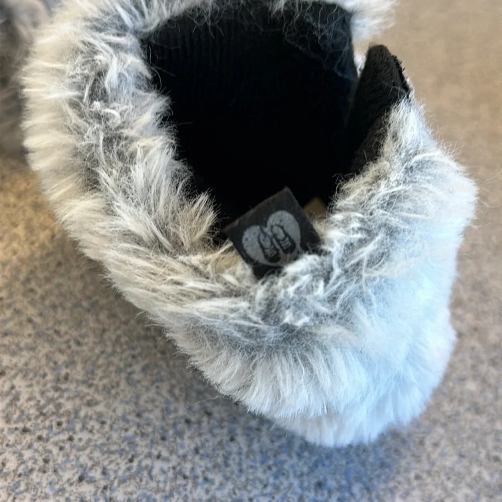 Stepping Stones • Baby Booties w/Faux Fur • Size 0-3 Months • Unisex!